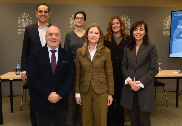 Sanidad, sociedades médicas y la industria farmacéutica se unen para investigar la brecha de género en la investigación