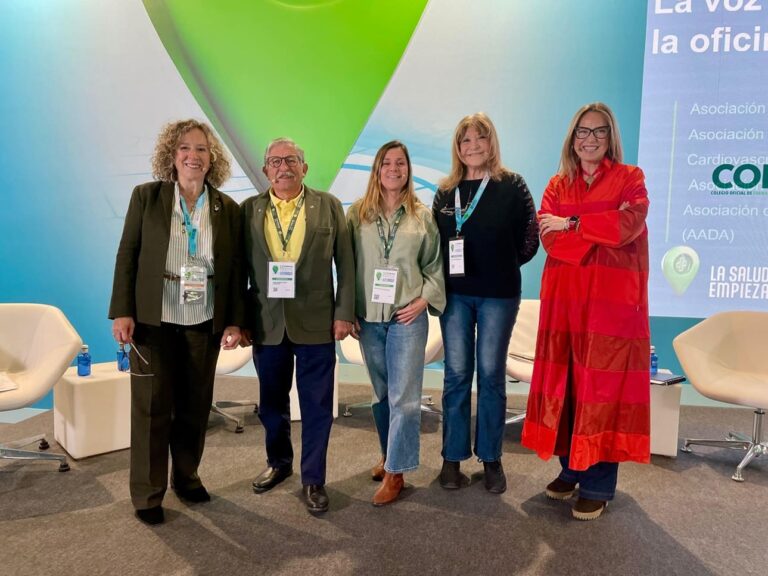 El paciente precisa una atención sanitaria “que le mire a los ojos, le llame por su nombre y escuche todo lo que tiene que contar