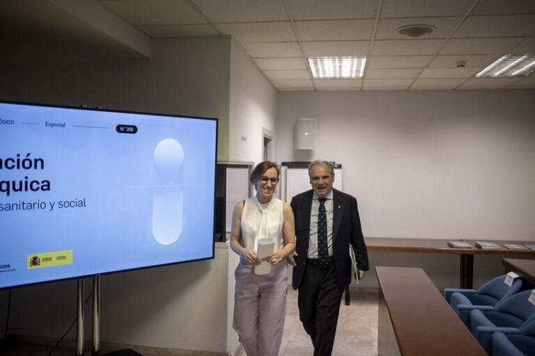 Casi medio millón de españoles intentó dejar de fumar el pasado año con terapias financiadas, según un informe elaborado por el Consejo General de Farmacéuticos y el Ministerio de Sanidad